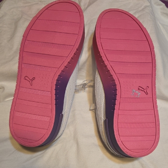 Puma White and Pink Sneakers Classic Style - Picture 4 of 4